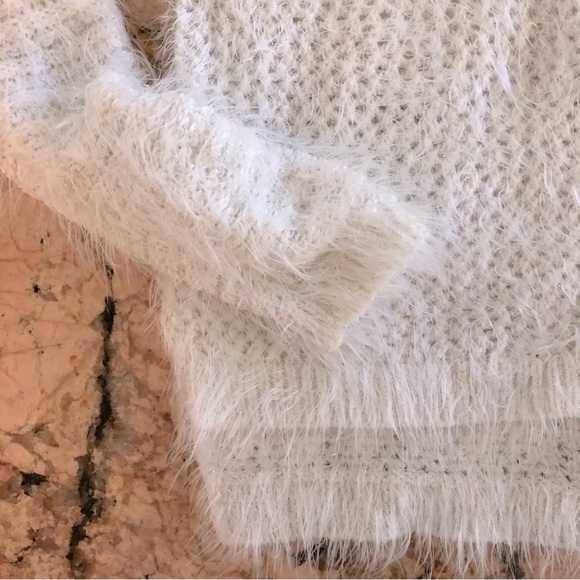 Abercrombie Kids Girl’s Sweater Winter White Silver Sparkle Thread EC - Picture 4 of 12